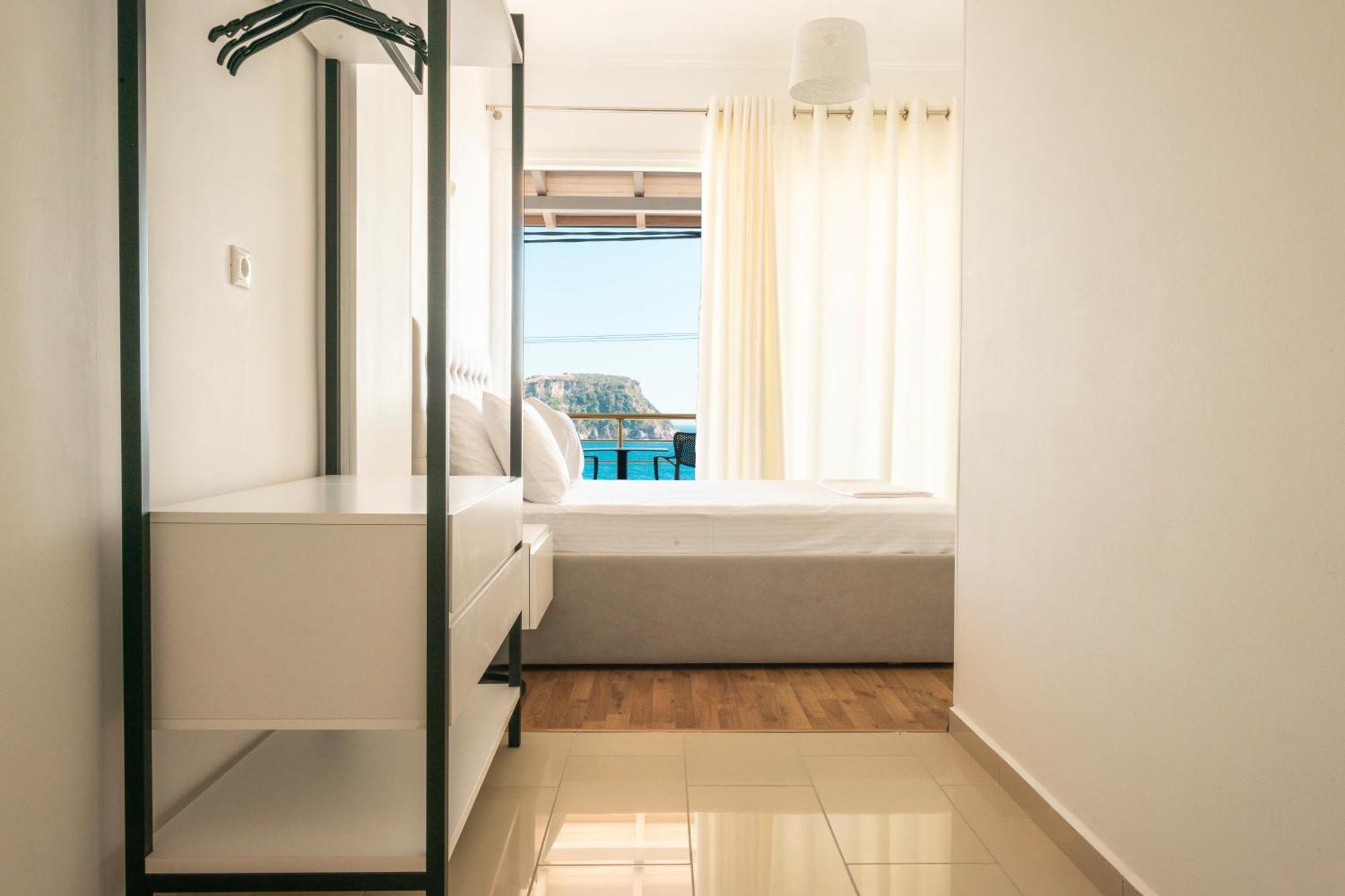 Ionio Rooms Himarë Dış mekan fotoğraf