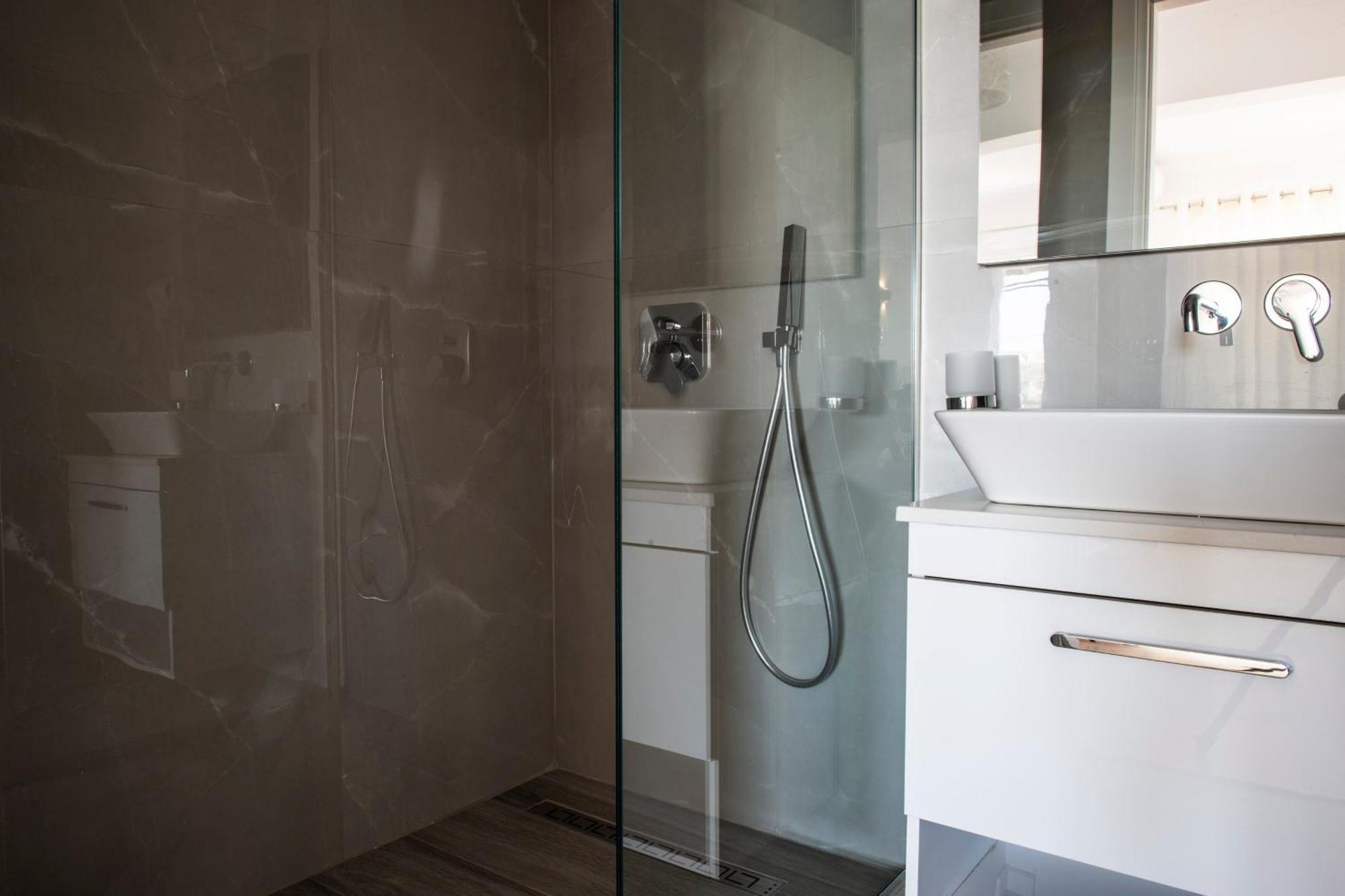 Ionio Rooms Himarë Dış mekan fotoğraf