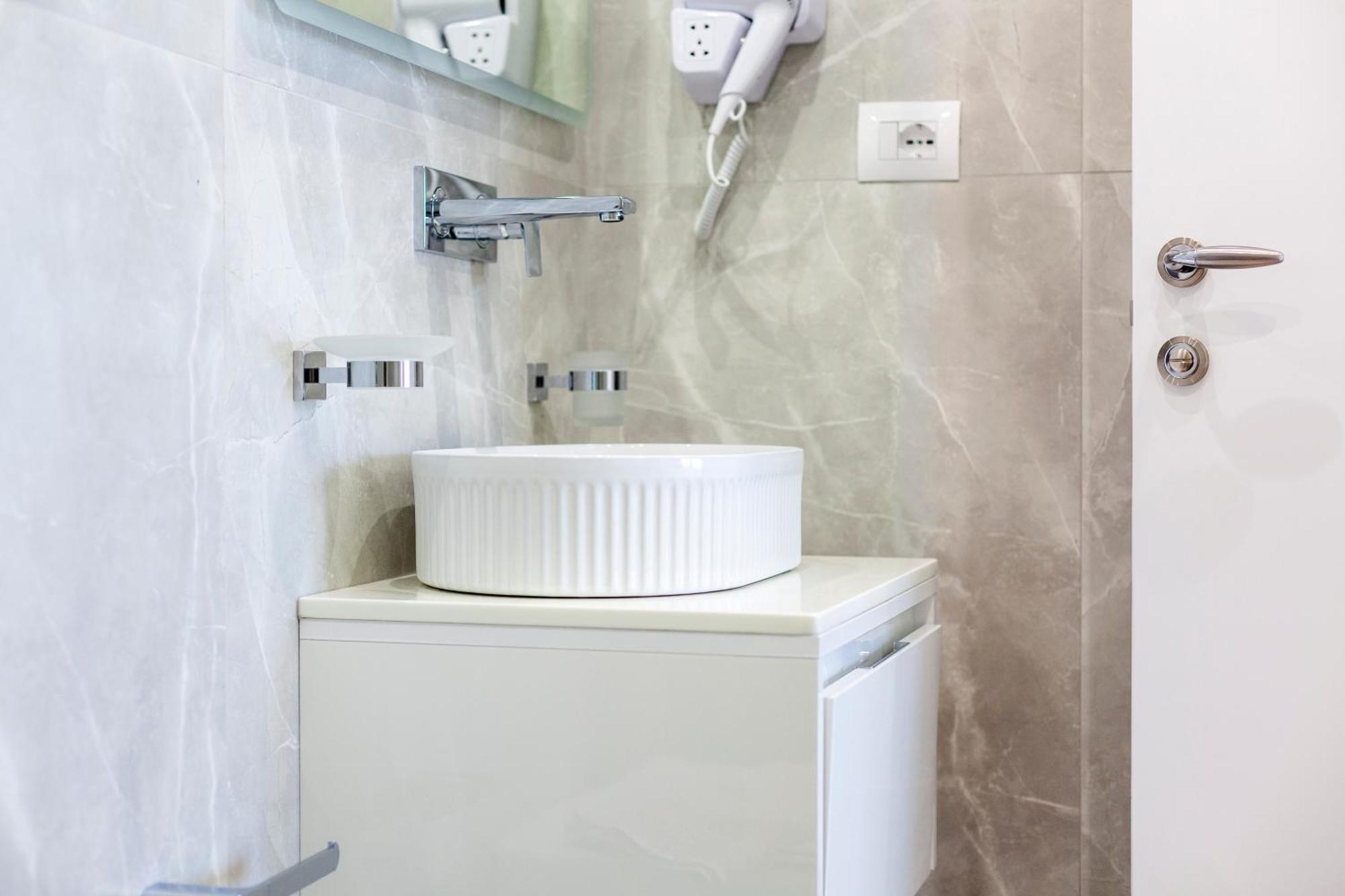 Ionio Rooms Himarë Dış mekan fotoğraf