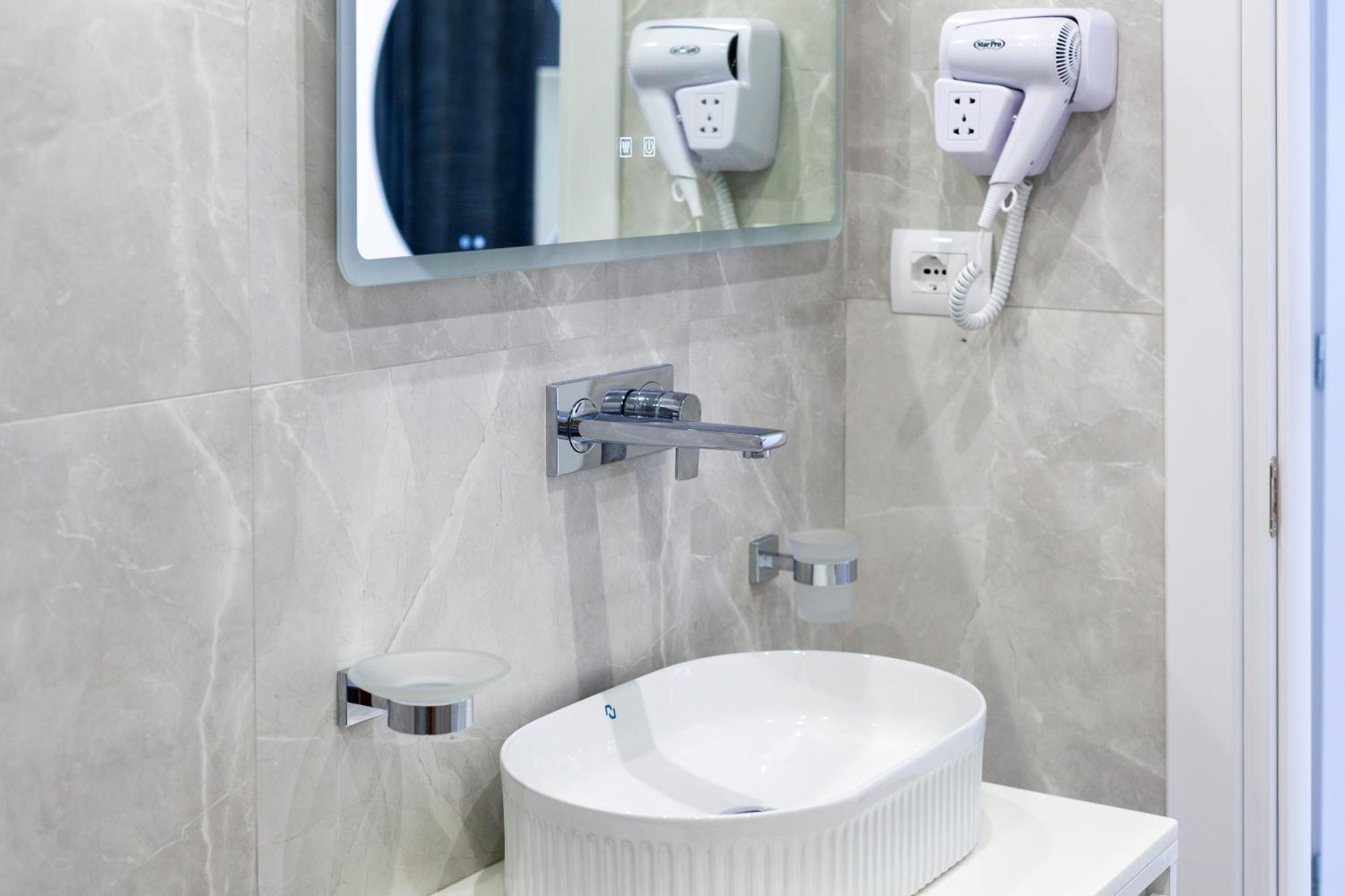 Ionio Rooms Himarë Dış mekan fotoğraf